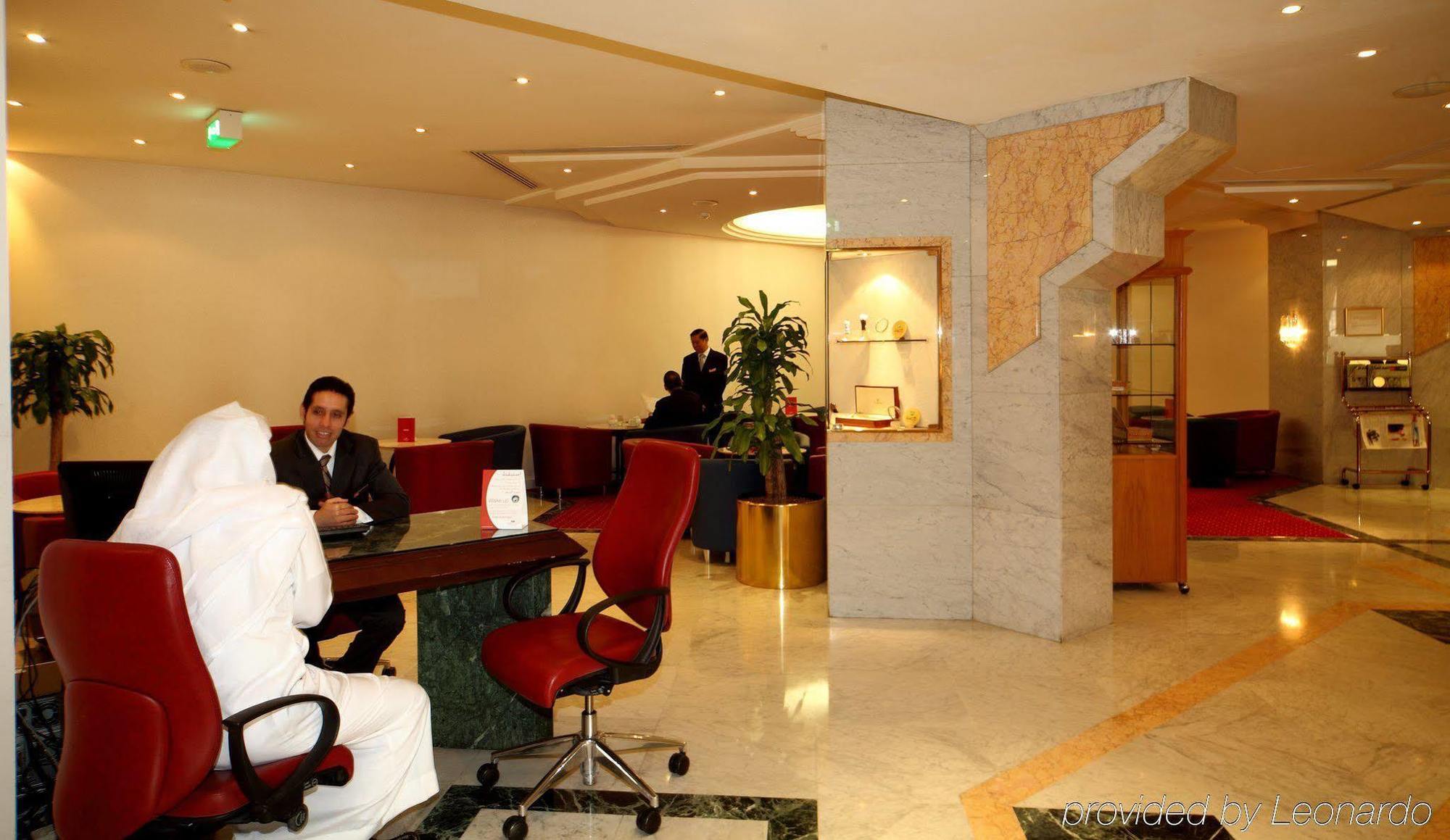 Hotel Radisson Blu And Convention Center, Minhal